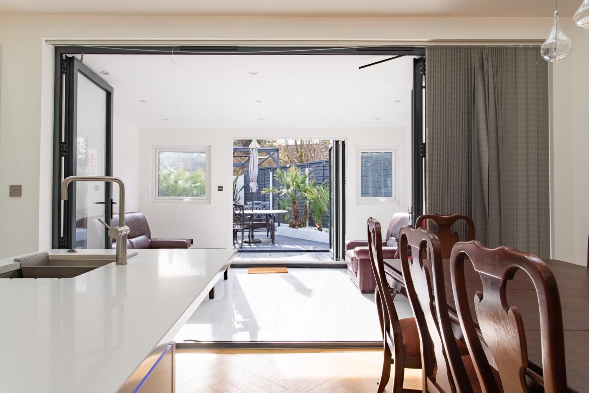 Modern 2Bed Pad W/ Hot Tub Villa Barking  Exterior photo